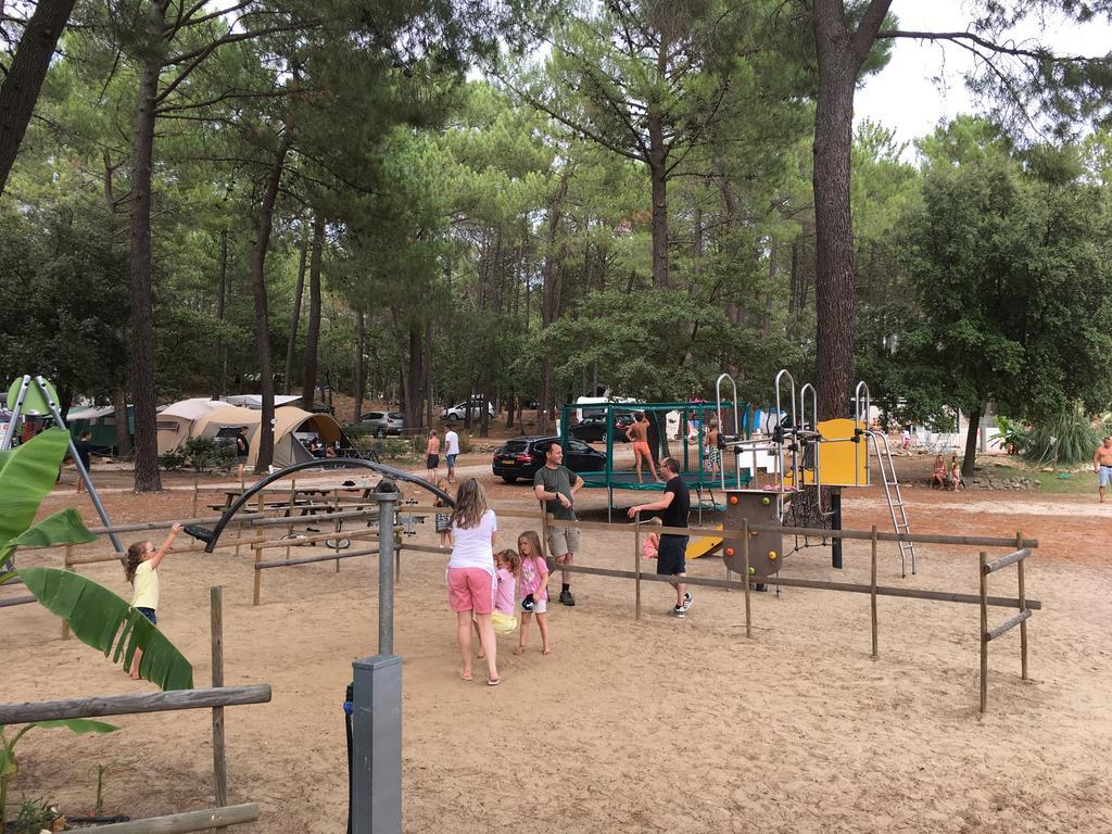 Camping La Simioune En Provence Bollène Eksteriør billede