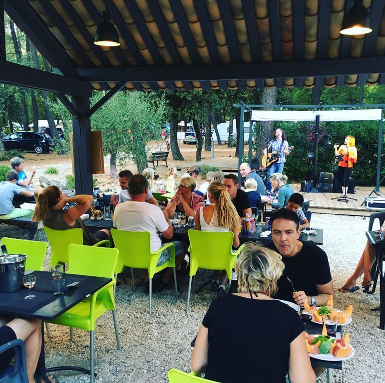 Camping La Simioune En Provence Bollène Eksteriør billede